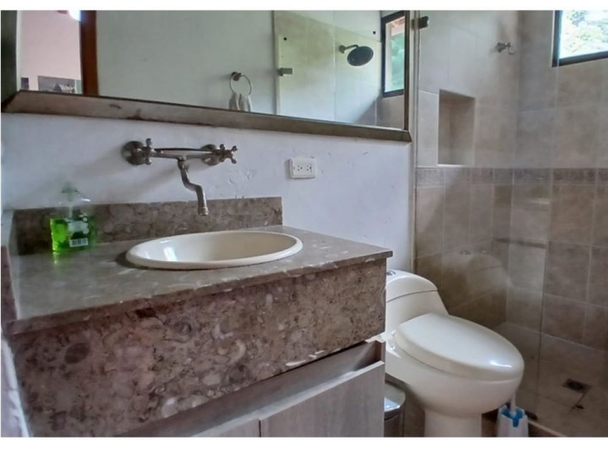Casa de 6 alcobas en arriendo en Loma El Atravesado, Envigado, 114 m² · foto 15 de 24