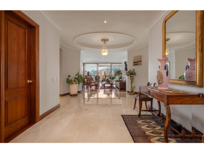 Apartamento de 3 alcobas en arriendo en Loma De Los Gonzalez, Medellín, 386 m² · foto 4 de 23