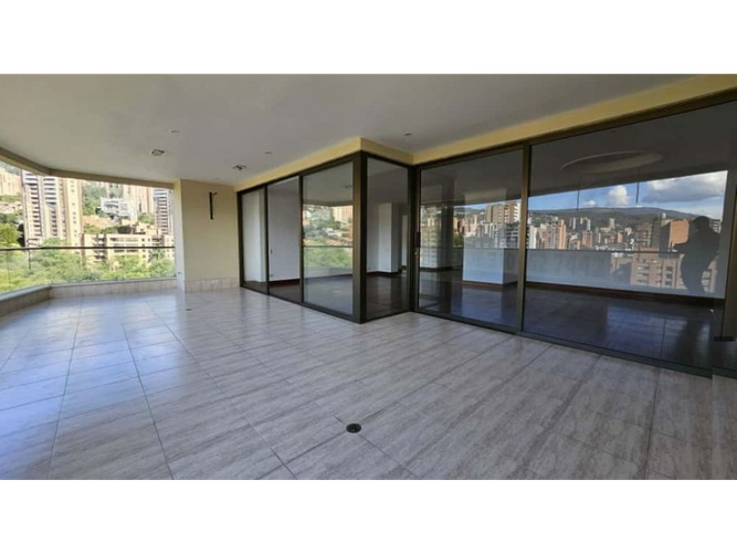 Apartamento de 3 alcobas en arriendo en Loma De Los Gonzalez, Medellín, 386 m² · foto 7 de 23