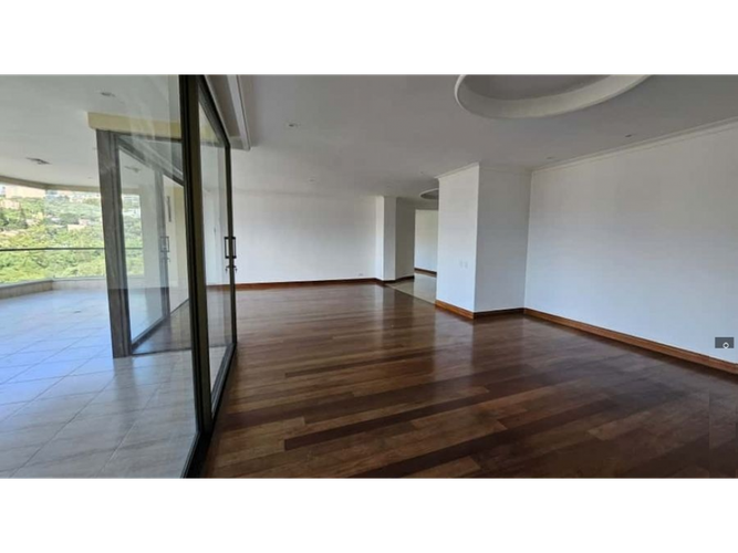 Apartamento de 3 alcobas en arriendo en Loma De Los Gonzalez, Medellín, 386 m² · foto 9 de 23
