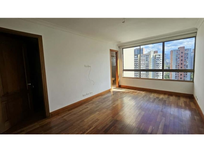 Apartamento de 3 alcobas en arriendo en Loma De Los Gonzalez, Medellín, 386 m² · foto 15 de 23