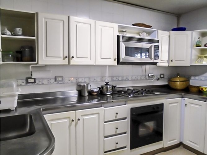 Casa de 4 alcobas en venta en Las Palmas, Medellín, 264 m² · foto 3 de 11