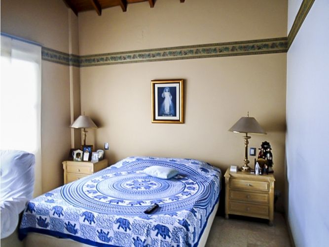 Casa de 4 alcobas en venta en Las Palmas, Medellín, 264 m² · foto 8 de 11