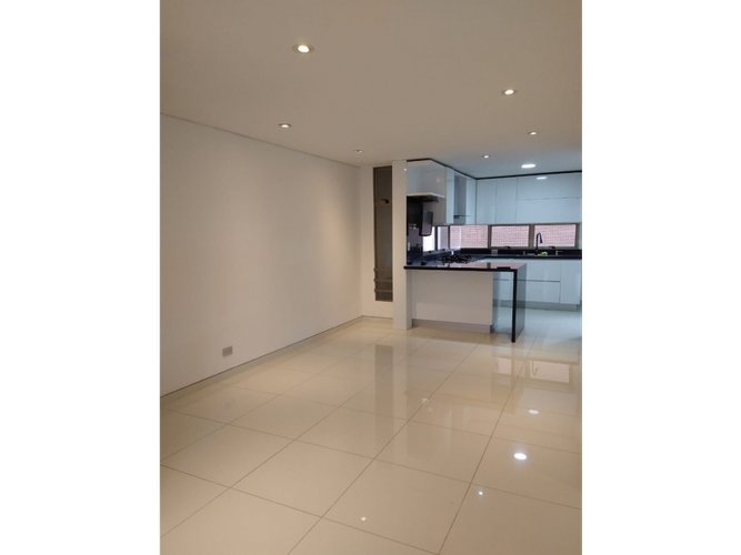 Apartamento de 3 alcobas en arriendo en Los Parra, Medellín, 150 m² · foto 3 de 21