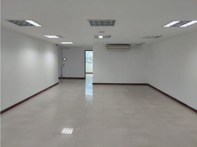 Oficina en arriendo en Los Balsos, Medellín, 420 m² · foto 9 de 21