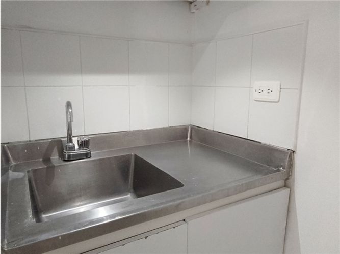 Local en arriendo en Colombia, Medellín, 300 m² · foto 10 de 12