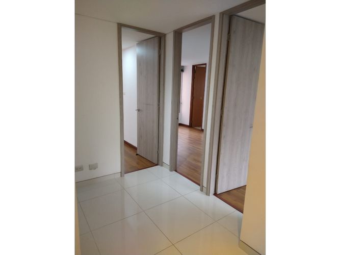 Apartamento de 3 alcobas en arriendo en Los Parra, Medellín, 150 m² · foto 10 de 21
