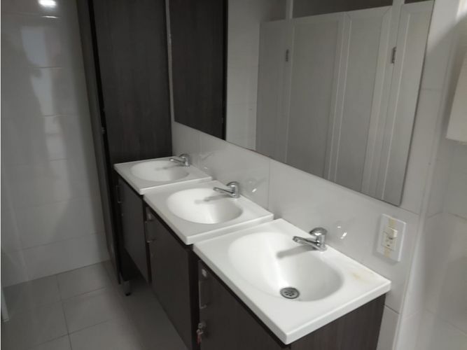 Oficina en arriendo en Los Balsos, Medellín, 420 m² · foto 15 de 21