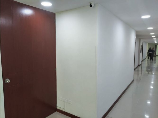 Oficina en arriendo en Los Balsos, Medellín, 420 m² · foto 17 de 21