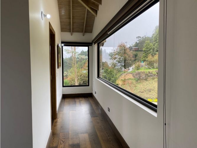 Casa de 4 alcobas en venta en Loma Del Escobero, Envigado, 400 m² · foto 4 de 15