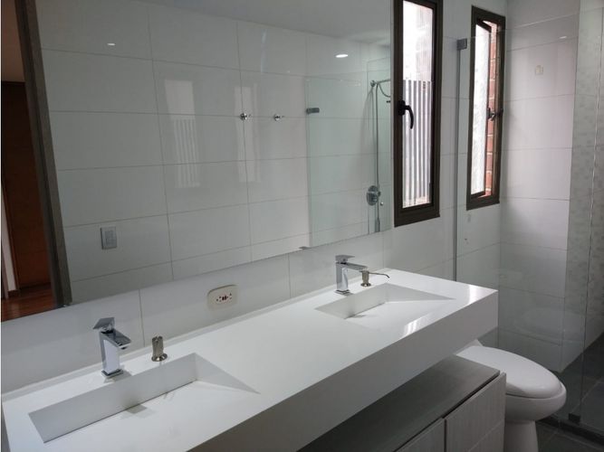 Apartamento de 3 alcobas en arriendo en Los Parra, Medellín, 150 m² · foto 17 de 21