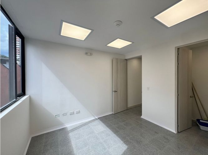 Consultorio en arriendo en Los Colores, Medellín, 26 m² · foto 14 de 19