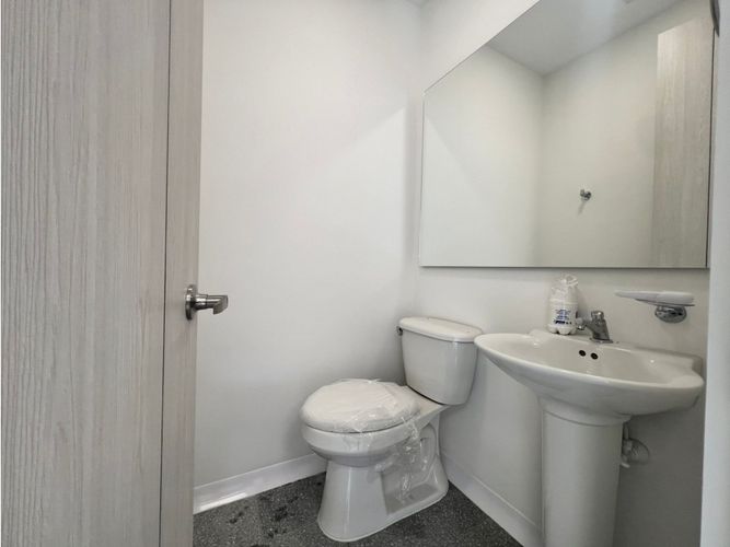 Consultorio en arriendo en Los Colores, Medellín, 26 m² · foto 15 de 19