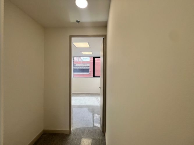 Consultorio en arriendo en Los Colores, Medellín, 26 m² · foto 17 de 19