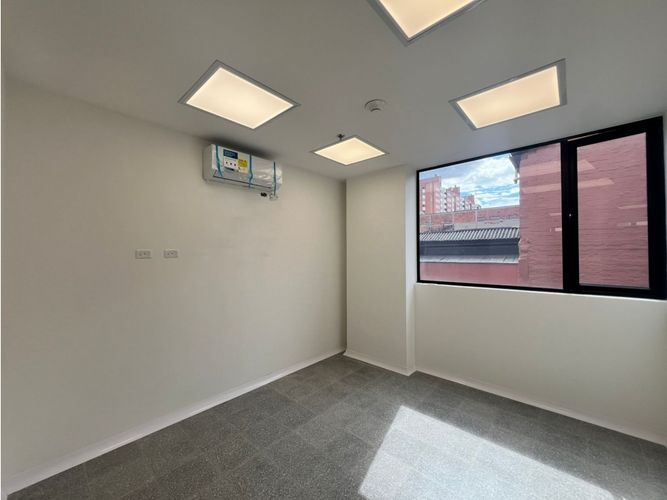 Consultorio en arriendo en Los Colores, Medellín, 26 m² · foto 18 de 19