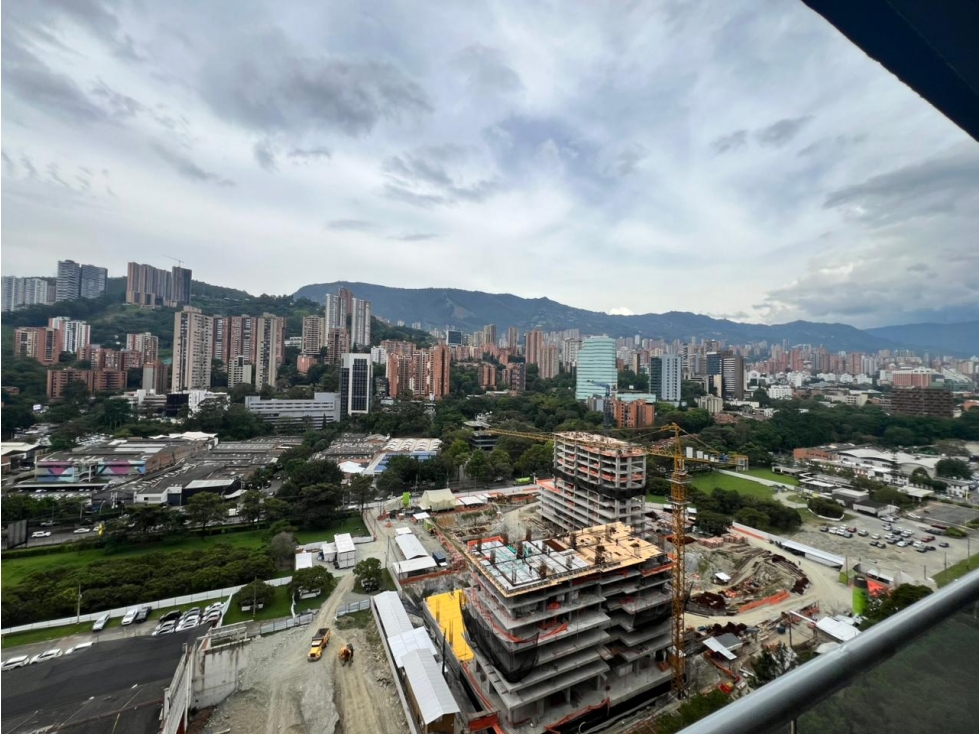 Apartamento en arriendo en Ciudad Del Río, Medellín · foto 3 de 19