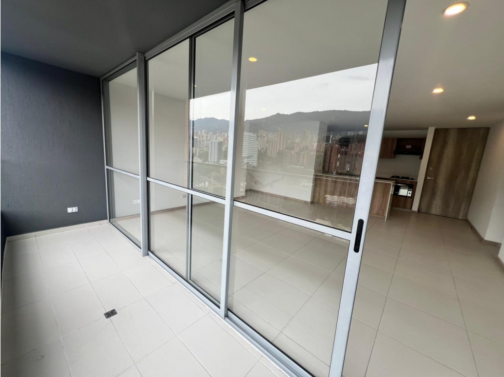 Apartamento en arriendo en Ciudad Del Río, Medellín · foto 4 de 19