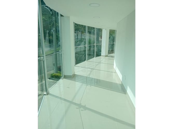Oficina en arriendo en Los Balsos, Medellín, 92 m² · foto 2 de 10
