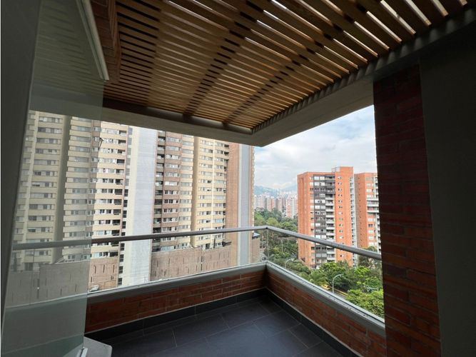 Apartamento de 3 alcobas en arriendo en Loma Benedictinos, Medellín, 240 m² · foto 7 de 24