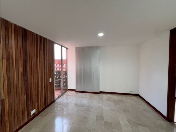 Apartamento de 3 alcobas en arriendo en Loma Benedictinos, Medellín, 240 m² · foto 9 de 24