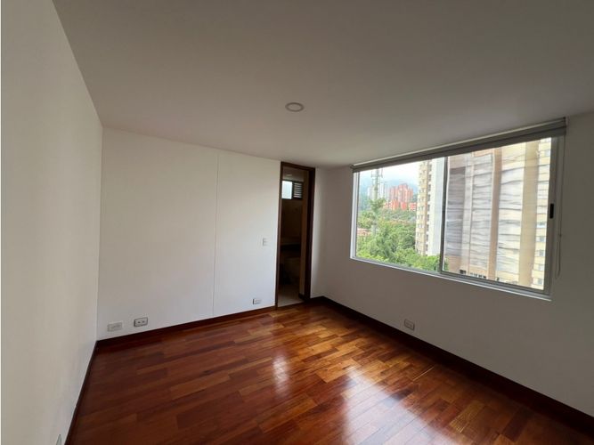 Apartamento de 3 alcobas en arriendo en Loma Benedictinos, Medellín, 240 m² · foto 15 de 24