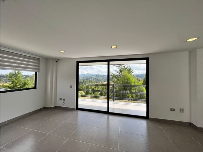 Apartamento de 3 alcobas en arriendo en Loma Del Escobero, Medellín, 145 m² · foto 5 de 17