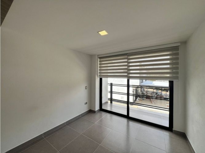 Apartamento de 3 alcobas en arriendo en Loma Del Escobero, Medellín, 145 m² · foto 7 de 17