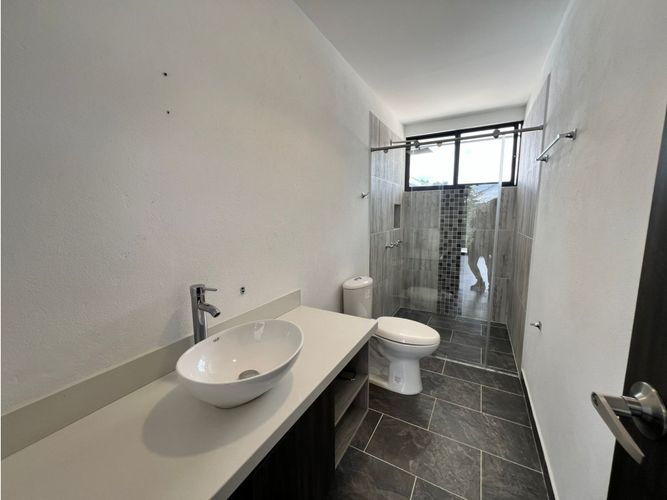 Apartamento de 3 alcobas en arriendo en Loma Del Escobero, Medellín, 145 m² · foto 8 de 17