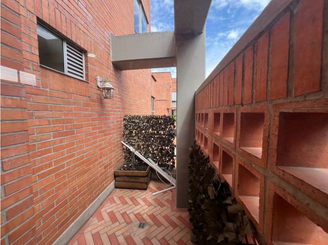 Apartamento de 3 alcobas en arriendo en Loma Benedictinos, Medellín, 240 m² · foto 19 de 24