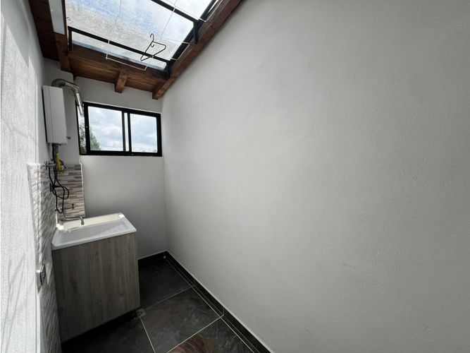 Apartamento de 3 alcobas en arriendo en Loma Del Escobero, Medellín, 145 m² · foto 14 de 17