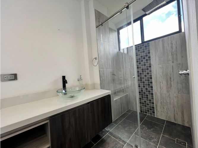 Apartamento de 3 alcobas en arriendo en Loma Del Escobero, Medellín, 145 m² · foto 17 de 17