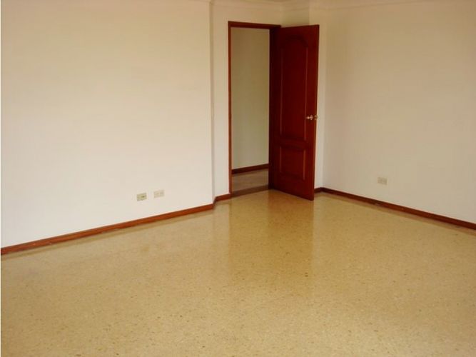 Apartamento de 4 alcobas en venta en Villa Carlota, Medellín, 296 m² · foto 15 de 19