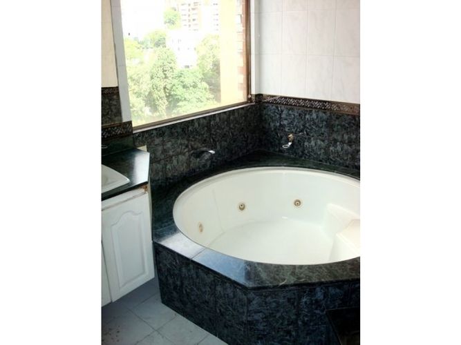 Apartamento de 4 alcobas en venta en Villa Carlota, Medellín, 296 m² · foto 19 de 19