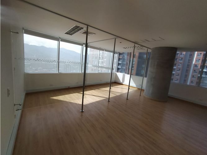 Oficina en arriendo en Loma De San Julian, Medellín, 66 m² · foto 2 de 20
