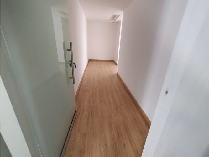Oficina en arriendo en Loma De San Julian, Medellín, 66 m² · foto 8 de 20