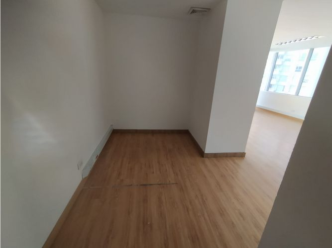 Oficina en arriendo en Loma De San Julian, Medellín, 66 m² · foto 10 de 20