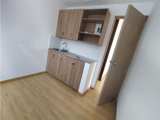 Oficina en arriendo en Loma De San Julian, Medellín, 66 m² · foto 18 de 20
