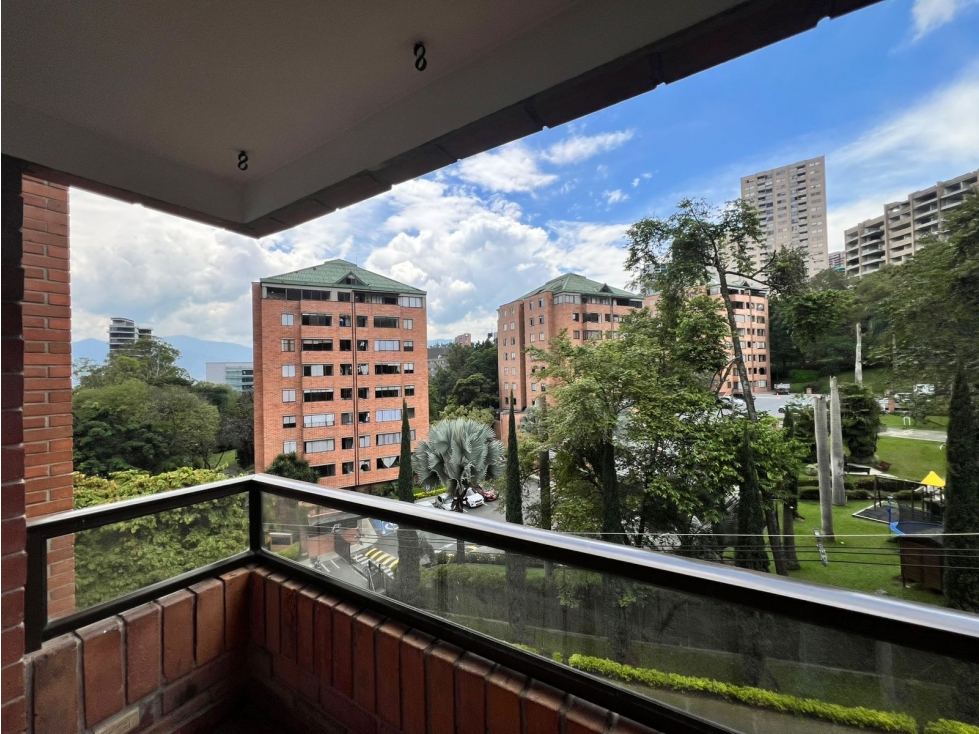 Apartamento en arriendo en Las Lomas No.1, Medellín · foto 3 de 20