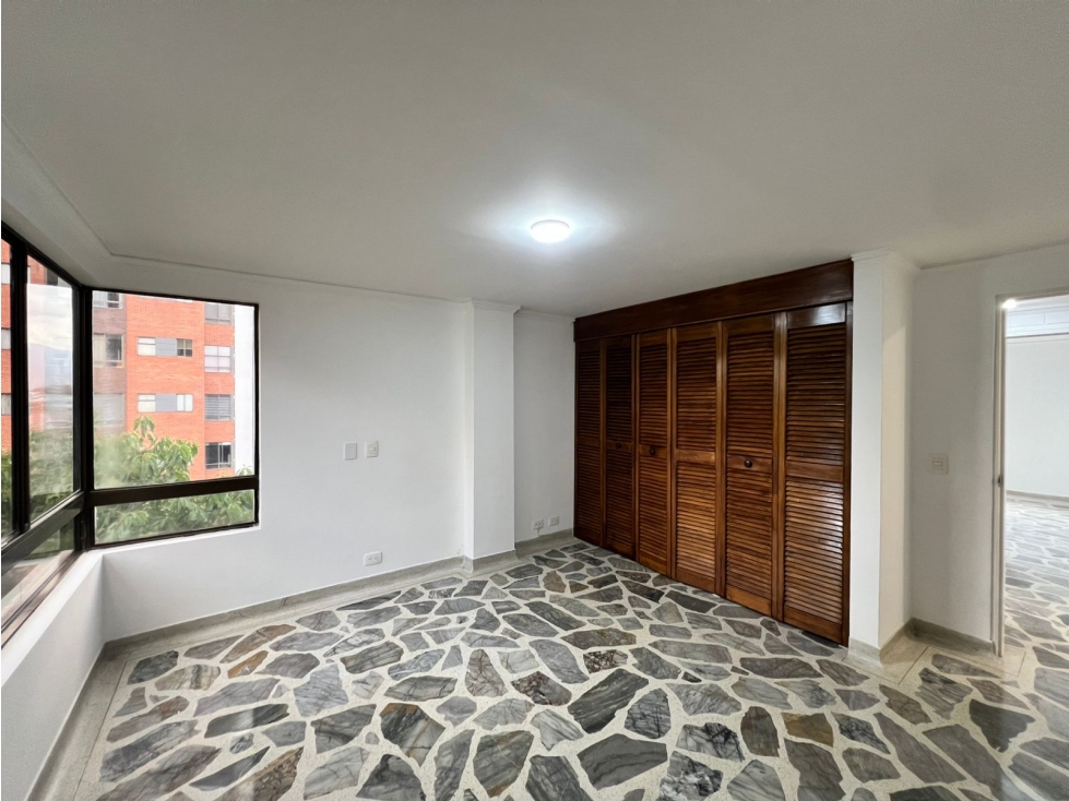 Apartamento en arriendo en Las Lomas No.1, Medellín · foto 4 de 20