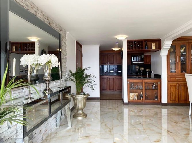 Apartamento de 3 alcobas en arriendo en Vía Las Palmas, Medellín, 148 m² · foto 2 de 17