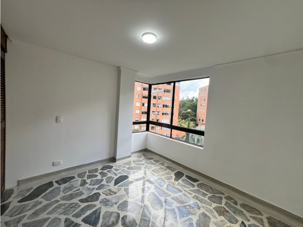 Apartamento en arriendo en Las Lomas No.1, Medellín · foto 7 de 20