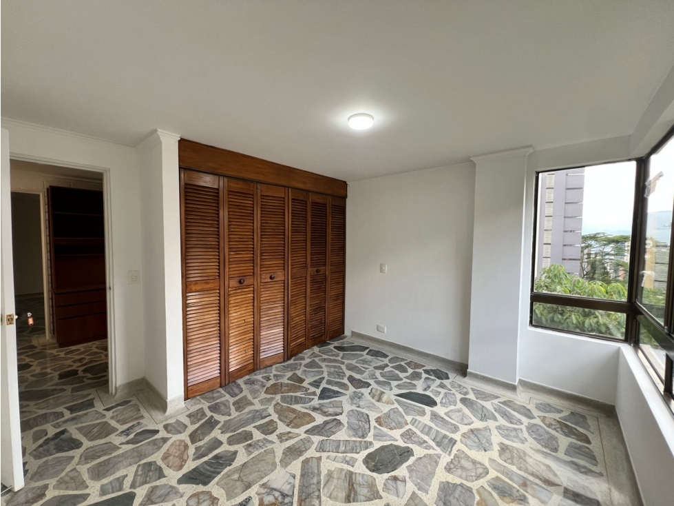 Apartamento en arriendo en Las Lomas No.1, Medellín · foto 8 de 20