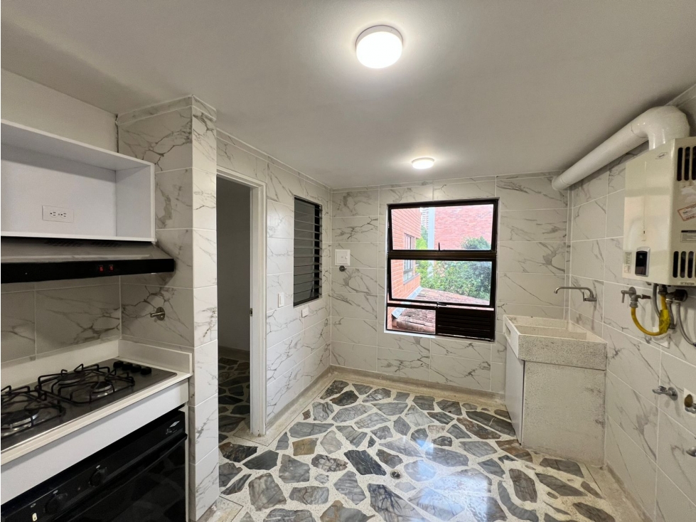 Apartamento en arriendo en Las Lomas No.1, Medellín · foto 15 de 20