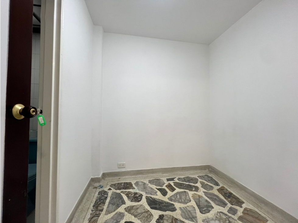 Apartamento en arriendo en Las Lomas No.1, Medellín · foto 18 de 20