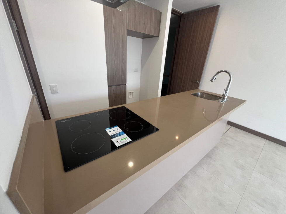 Apartamento en arriendo en San Lucas, Medellín · foto 3 de 16
