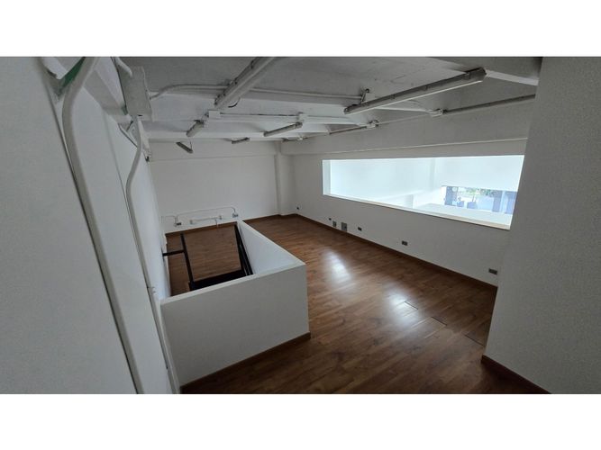 Local en arriendo en Colombia, Medellín, 105 m² · foto 2 de 12