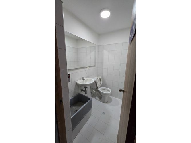 Local en arriendo en Colombia, Medellín, 105 m² · foto 12 de 12