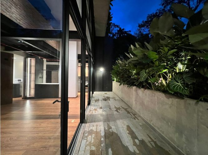 Apartaestudio en arriendo en Transversal Inferior, Medellín, 132 m² · foto 2 de 11