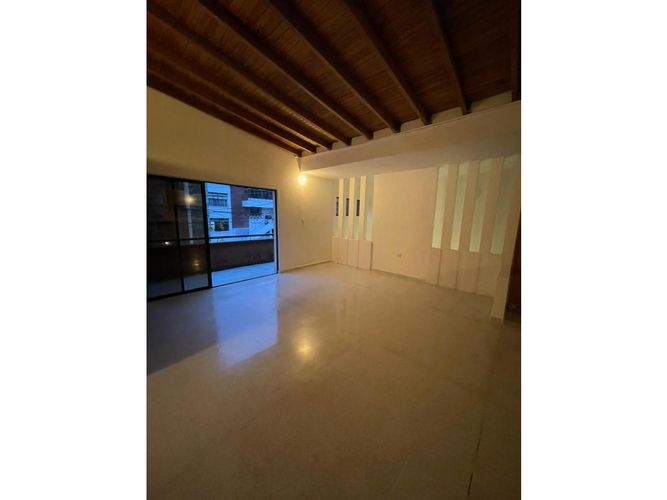 Casa de 5 alcobas en arriendo en Cerro Nutibara, Medellín, 324 m² · foto 4 de 16