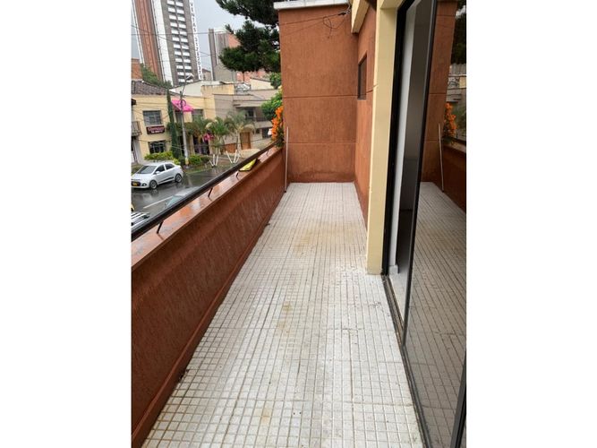 Casa de 5 alcobas en arriendo en Cerro Nutibara, Medellín, 324 m² · foto 6 de 16